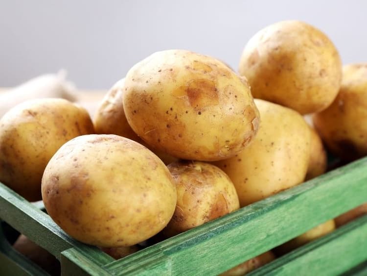 Can Dogs Eat Raw Potatoes? Waldo's Friends