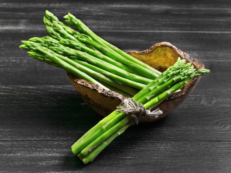 Can Cats Eat Asparagus? Waldo's Friends