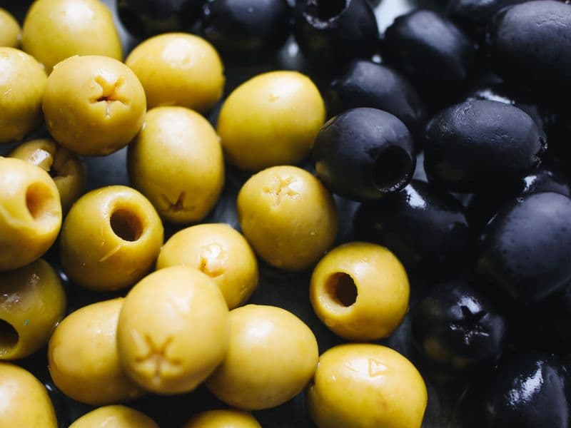 Can Cats Eat Olives? Waldo's Friends