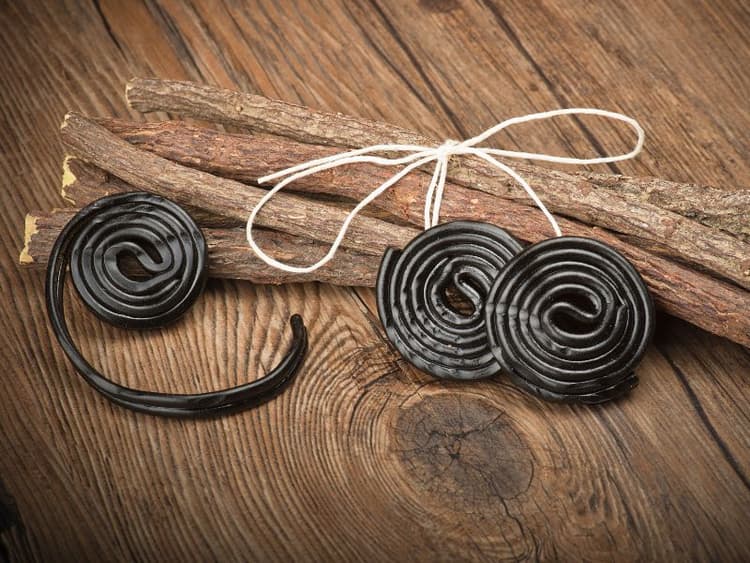 Can Cats Eat Licorice? Waldo's Friends