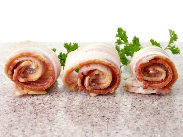 Can Dogs Eat Raw Bacon? Waldo's Friends