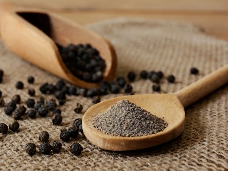 Can Dogs Eat Black Pepper? Waldo's Friends